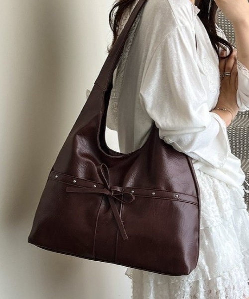 mebole（メボレ）の「リボンレトロショルダーバッグ（ショルダーバッグ・レディース・ブラック/ブラウン・FREE）」の2枚目の写真