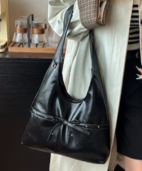 mebole（メボレ）の「リボンレトロショルダーバッグ（ショルダーバッグ・レディース・ブラック/ブラウン・FREE）」の5枚目の写真