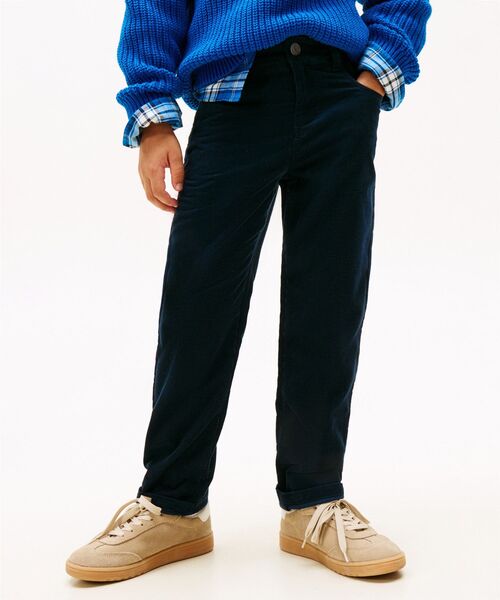 TOMMY HILFIGER(トミーヒルフィガー)の「BOYS コーデュロイスケーターパンツ(チノパンツ・キッズ・ネイビー/ブラウン系その他・150cm/160cm/140cm/130cm)」の2枚目の写真