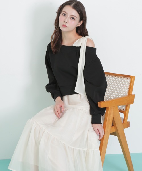 JILL by JILL STUART(ジルバイジルスチュアート)の「◇肩リボンスウェットセットアップ(ワンピース・レディース・グレー/ブラック・FREE)」の1枚目の写真