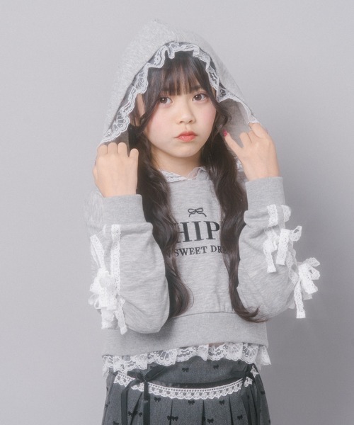 URBAN CHERRY(アーバンチェリー)の「【CHIPIE/シピ】レースリボンラインフーディー(スウェット・キッズ・ホワイト/ブラック/グレー・140cm/130cm/120cm/110cm/150cm)」の3枚目の写真