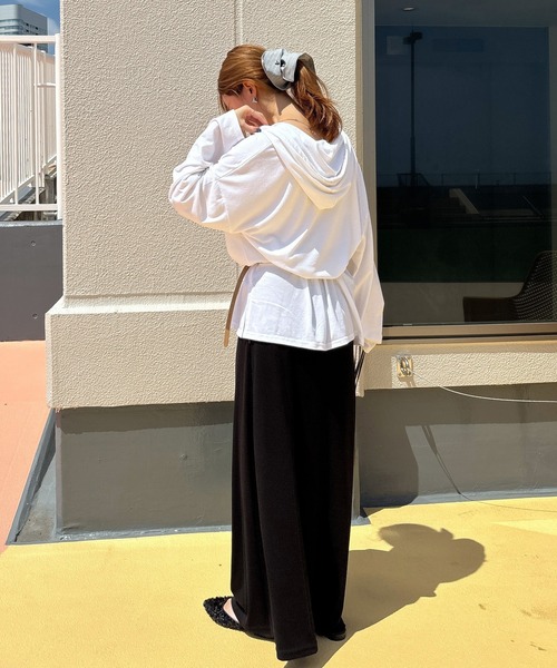 ISOOK（アイスー）の「【ISOOK / アイスー】ダブルウエストルーズスカート / マキシスカート フルレングス ロング丈 ルーズ ストレート ウエスト紐 リボン 配色 ウエスト切り替え グレー ブラック 黒 無地 ZOZOTOWN限定（スカート・レディース・ライトグレー/ブラック・FREE）」の16枚目の写真