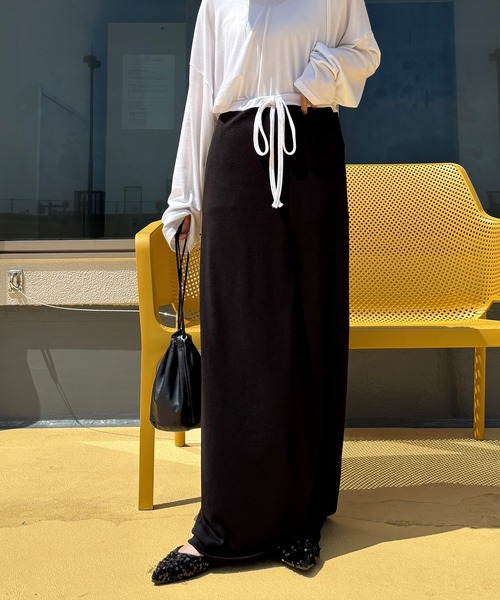 ISOOK（アイスー）の「【ISOOK / アイスー】ダブルウエストルーズスカート / マキシスカート フルレングス ロング丈 ルーズ ストレート ウエスト紐 リボン 配色 ウエスト切り替え グレー ブラック 黒 無地 ZOZOTOWN限定（スカート・レディース・ライトグレー/ブラック・FREE）」の21枚目の写真