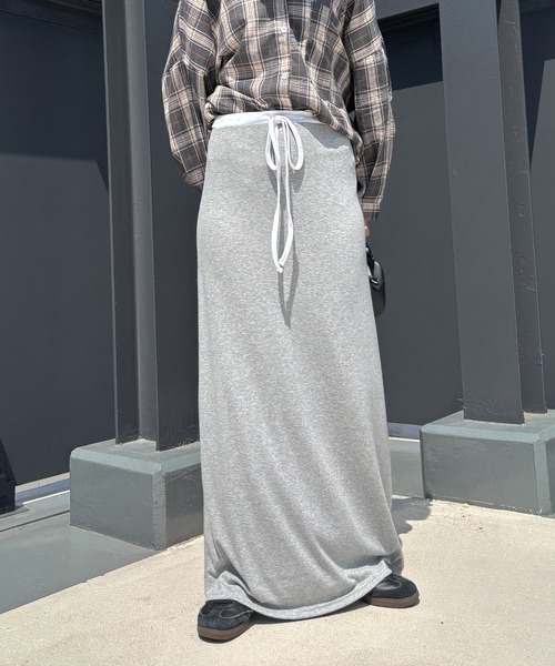 ISOOK（アイスー）の「【ISOOK / アイスー】ダブルウエストルーズスカート / マキシスカート フルレングス ロング丈 ルーズ ストレート ウエスト紐 リボン 配色 ウエスト切り替え グレー ブラック 黒 無地 ZOZOTOWN限定（スカート・レディース・ライトグレー/ブラック・FREE）」の17枚目の写真