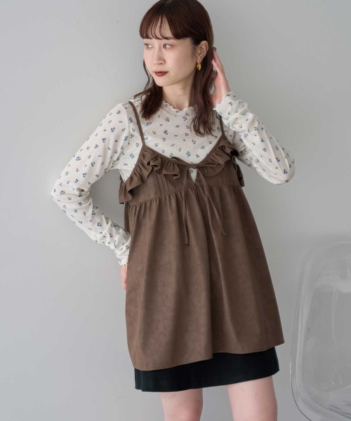 earth music&ecology(アースミュージックアンドエコロジー)の「【2025AW】フェイクレザーキャミチュニック(チュニック・レディース・ブラック/ブラウン・FREE)」の4枚目の写真