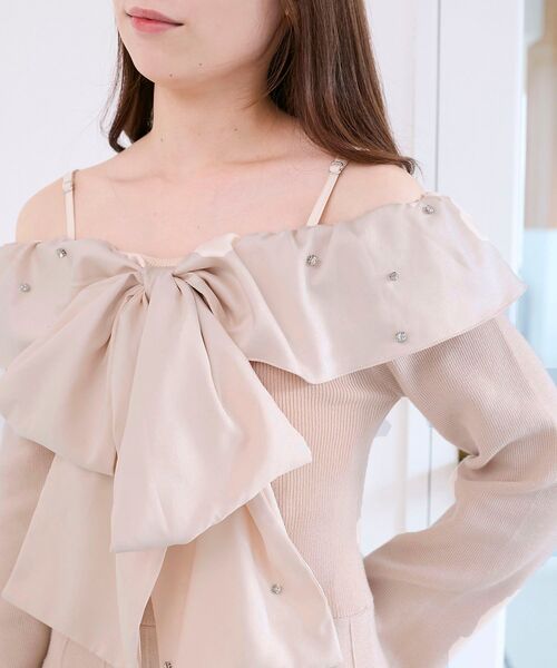 MAJESTIC LEGON(マジェスティックレゴン)の「フロントビッグリボンニットミニワンピ(ワンピース・レディース・ブラック/ピンクベージュ/アイボリー・MEDIUM)」の3枚目の写真