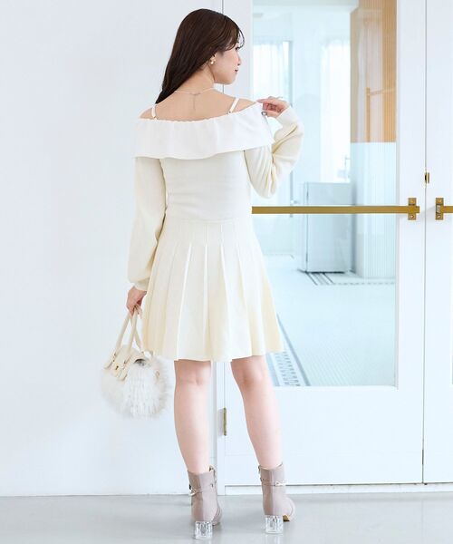 MAJESTIC LEGON(マジェスティックレゴン)の「フロントビッグリボンニットミニワンピ(ワンピース・レディース・ブラック/ピンクベージュ/アイボリー・MEDIUM)」の15枚目の写真
