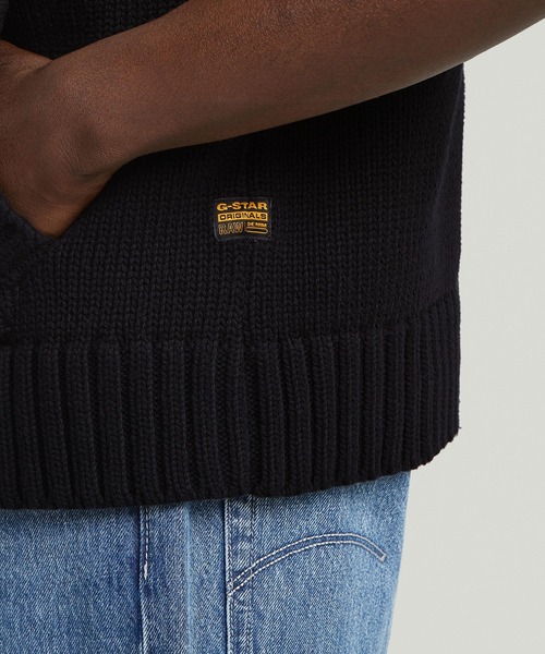 G-STAR（ジースター）の「Heavy Vest Knit/リラックスシルエットボタンディテールニットセーターベスト（ニット/セーター・メンズ・ダークブラック・X-SMALL/X-LARGE/LARGE/MEDIUM/SMALL）」の5枚目の写真