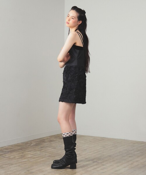 Ray BEAMS（レイビームス）の「テープ刺繍 キャミソール ワンピース（ワンピース・レディース・ブラック・0/1）」の2枚目の写真