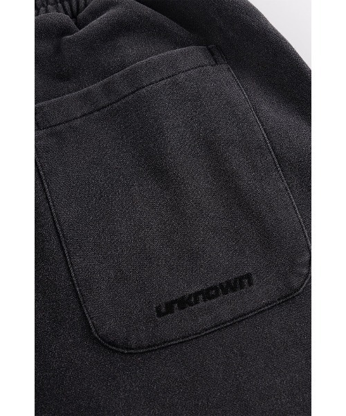 UNKNOWN LONDON(アンノウン・ロンドン)の「A'GEM/9 × .kom 『UNKNOWN LONDON/アンノウン ロンドン』 Outline Cross Rhinestone Sweat Pants/アウトラインクロス ラインストーン スウェットパンツ(スウェットパンツ・メンズ・ブラック/レッド/ベージュ・S/M)」の9枚目の写真
