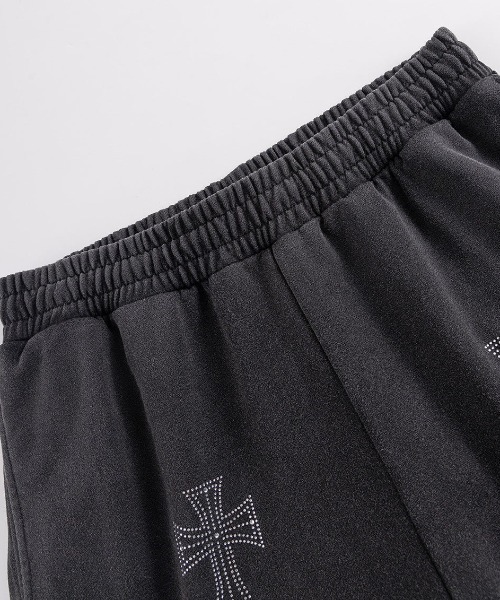 UNKNOWN LONDON(アンノウン・ロンドン)の「A'GEM/9 × .kom 『UNKNOWN LONDON/アンノウン ロンドン』 Outline Cross Rhinestone Sweat Pants/アウトラインクロス ラインストーン スウェットパンツ(スウェットパンツ・メンズ・ブラック/レッド/ベージュ・S/M)」の8枚目の写真