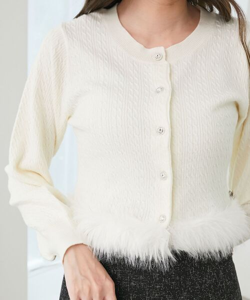 MAJESTIC LEGON(マジェスティックレゴン)の「ヘムフェイクファーケーブルカーデ(カーディガン/ボレロ・レディース・ライトグレー/ブラック/オフホワイト/ピンク・MEDIUM)」の12枚目の写真