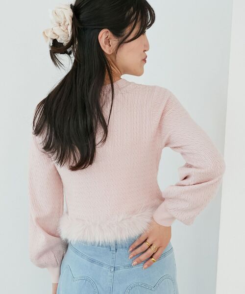 MAJESTIC LEGON(マジェスティックレゴン)の「ヘムフェイクファーケーブルカーデ(カーディガン/ボレロ・レディース・ライトグレー/ブラック/オフホワイト/ピンク・MEDIUM)」の17枚目の写真