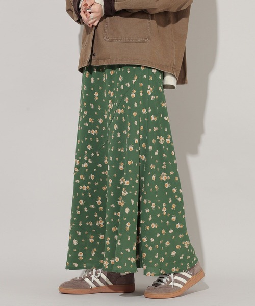 GEORGE'S(ジョージズ)の「フラワープリントスカート(スカート・レディース・ブラック/グリーン・SMALL/MEDIUM)」の1枚目の写真