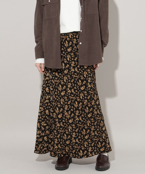 GEORGE'S(ジョージズ)の「フラワープリントスカート(スカート・レディース・ブラック/グリーン・SMALL/MEDIUM)」の2枚目の写真