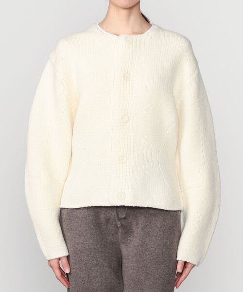 UNFIL（アンフィル）の「UNFIL | メリノウール チャンキーニットカーディガン WOMEN（カーディガン/ボレロ・レディース・パープル系その他/オフホワイト・1）」の4枚目の写真