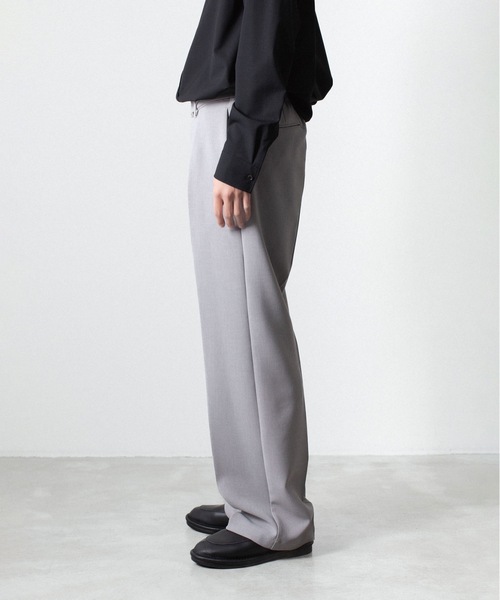 ATTACHMENT（アタッチメント）の「PE ストレッチ ダブルクロス ベルテッド ストレートトラウザーズ / PE STRETCH DOUBLE CLOTH BELTED STRAIGHT TROUSERS（スラックス・メンズ・ダークブラウン/ライトグレー/ブラック・3/2/1）」の4枚目の写真