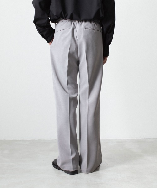 ATTACHMENT（アタッチメント）の「PE ストレッチ ダブルクロス ベルテッド ストレートトラウザーズ / PE STRETCH DOUBLE CLOTH BELTED STRAIGHT TROUSERS（スラックス・メンズ・ダークブラウン/ライトグレー/ブラック・3/2/1）」の5枚目の写真