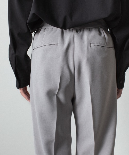 ATTACHMENT（アタッチメント）の「PE ストレッチ ダブルクロス ベルテッド ストレートトラウザーズ / PE STRETCH DOUBLE CLOTH BELTED STRAIGHT TROUSERS（スラックス・メンズ・ダークブラウン/ライトグレー/ブラック・3/2/1）」の8枚目の写真