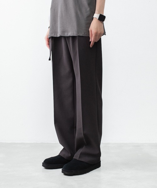 ATTACHMENT（アタッチメント）の「PE ストレッチ ダブルクロス ベルテッド ストレートトラウザーズ / PE STRETCH DOUBLE CLOTH BELTED STRAIGHT TROUSERS（スラックス・メンズ・ダークブラウン/ライトグレー/ブラック・3/2/1）」の6枚目の写真