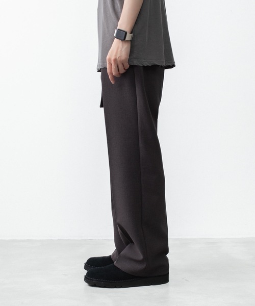 ATTACHMENT（アタッチメント）の「PE ストレッチ ダブルクロス ベルテッド ストレートトラウザーズ / PE STRETCH DOUBLE CLOTH BELTED STRAIGHT TROUSERS（スラックス・メンズ・ダークブラウン/ライトグレー/ブラック・3/2/1）」の7枚目の写真