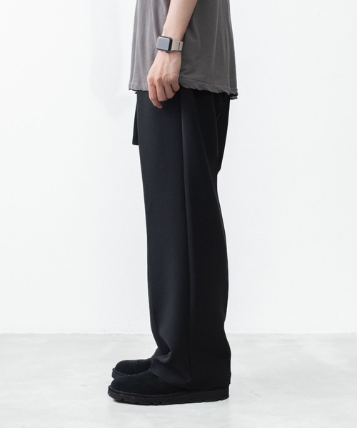 ATTACHMENT（アタッチメント）の「PE ストレッチ ダブルクロス ベルテッド ストレートトラウザーズ / PE STRETCH DOUBLE CLOTH BELTED STRAIGHT TROUSERS（スラックス・メンズ・ダークブラウン/ライトグレー/ブラック・3/2/1）」の14枚目の写真