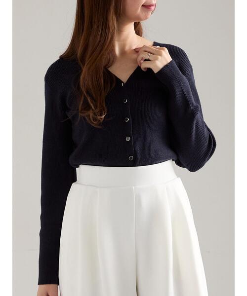 Te chichi（テチチ）の「ウェーブメタル釦Vネックリブカーディガン（カーディガン/ボレロ・レディース・レッド/ブロンズ/ネイビー/シルバー・F）」の16枚目の写真