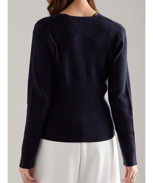 Te chichi（テチチ）の「ウェーブメタル釦Vネックリブカーディガン（カーディガン/ボレロ・レディース・レッド/ブロンズ/ネイビー/シルバー・F）」の17枚目の写真