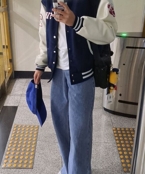 AGOD(エージーオーディー)の「イージーワイドデニムパンツ【ミディアムブルー】(デニムパンツ・レディース・その他・MEDIUM/LARGE/X-LARGE/X-SMALL/SMALL)」の2枚目の写真