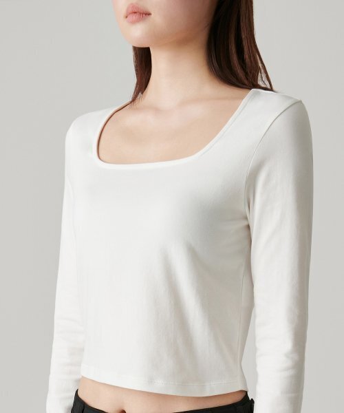 MUSINSA STANDARD WOMAN（ムシンサスタンダードウーマン）の「ウィメンズスリムクロップスクエアネック長袖Tシャツ[クリーム]（Tシャツ/カットソー・レディース・その他・SMALL/MEDIUM/LARGE/X-LARGE/X-SMALL）」の6枚目の写真