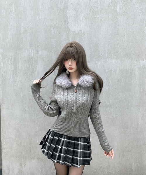 VEILA（ヴェイラ）の「ふわふわファーフード付きショートニットカーディガン（ニット/セーター・レディース・ブラック/ベージュ/グレー・フリー）」の9枚目の写真