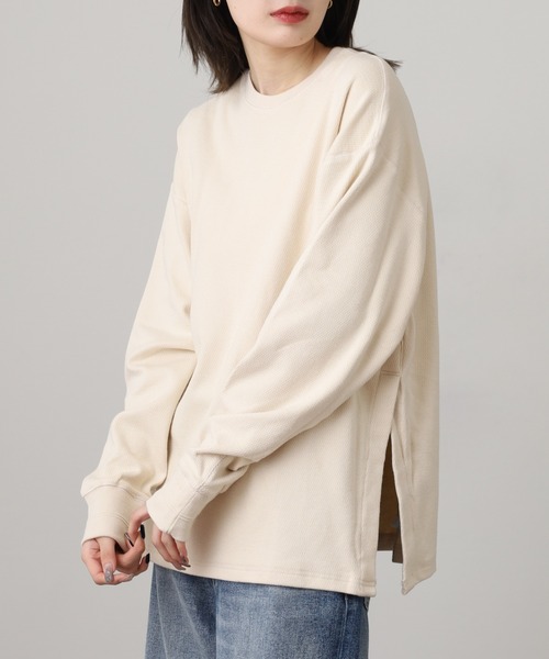 OMNES(オムネス)の「ハニカムストレッチサイドスリットボックスプルオーバー 長袖Tシャツ(Tシャツ/カットソー・レディース・ラベンダー/アイボリー・M)」の3枚目の写真