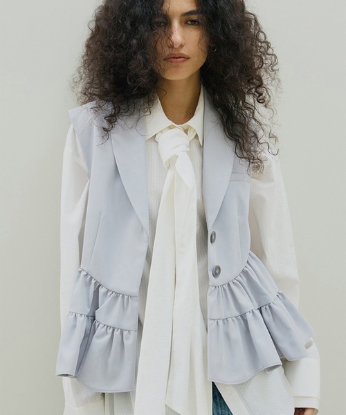 【未使用】お値下げしました！Frill vest pencil dress UND CURVE LINE FRILL VEST（ベスト）｜Ameri（アメリ）のファッション