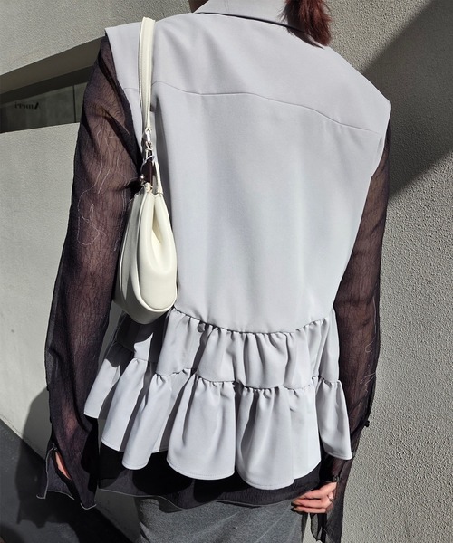 UND CURVE LINE FRILL VEST（ベスト）｜Ameri（アメリ）のファッション