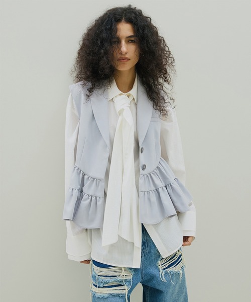 UND CURVE LINE FRILL VEST（ベスト）｜Ameri（アメリ）のファッション