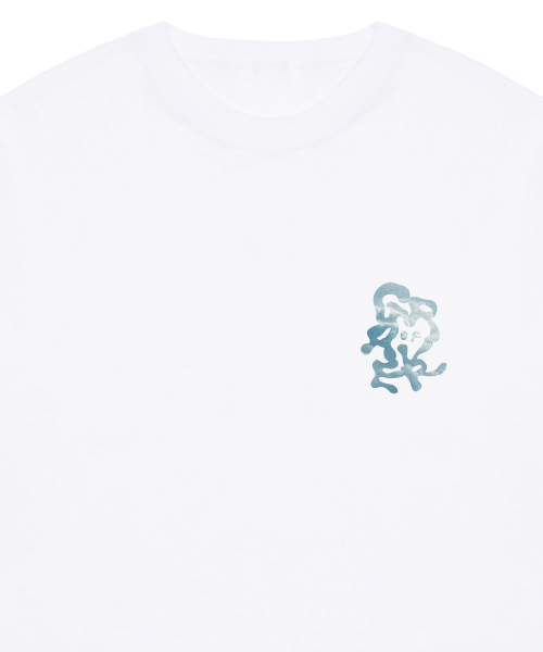 GRAVER（グレーバー）の「[ユニセックス]スモールグラフィティクラウドロゴ半袖Tシャツ_ホワイト（Tシャツ/カットソー・レディース・ホワイト・X-LARGE/SMALL/MEDIUM/LARGE）」の3枚目の写真