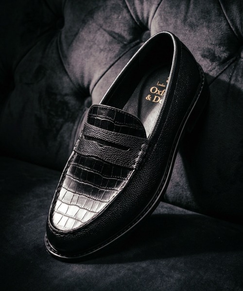 London Shoe Make（ロンドンシューメイク）の「ペイズリーエンボス ＆ クロココンビ レザー コイン ローファー / London Shoe Make Oxford and Derby 9017（ローファー・メンズ・ブラック/ブラック系その他・UK8/UK7.5/UK7/UK6.5/UK9.5/UK9/UK8.5/UK6/UK5.5）」の2枚目の写真