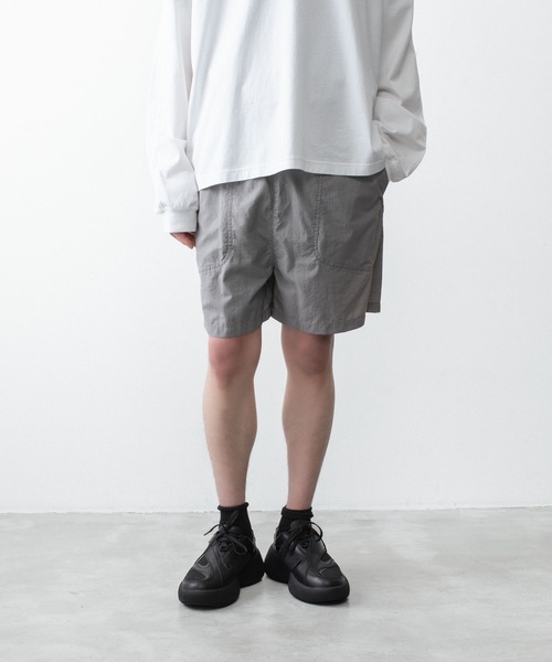 VEIN (ヴェイン)の「ピグメントダイド ナイロンウェザー ショーツ/ PIGMENT DYED NY WEATHER SHORTS(その他パンツ・メンズ・ダークネイビー/ライトグレー・3/2/1)」の2枚目の写真