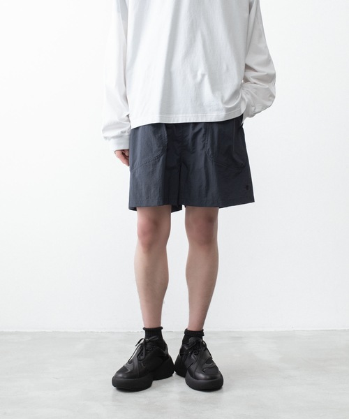 VEIN (ヴェイン)の「ピグメントダイド ナイロンウェザー ショーツ/ PIGMENT DYED NY WEATHER SHORTS(その他パンツ・メンズ・ダークネイビー/ライトグレー・3/2/1)」の4枚目の写真
