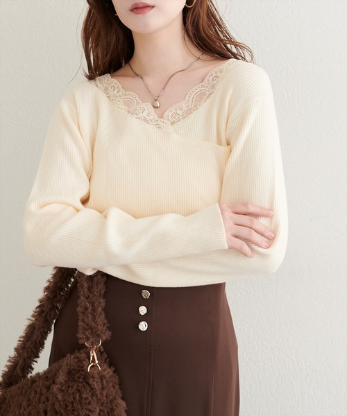 natural couture（ナチュラルクチュール）の「アシメレースネックリブニットプルオーバー（ニット/セーター・レディース・ラベンダー/ピンク/サックスブルー/ブラック/オフホワイト・FREE）」の2枚目の写真