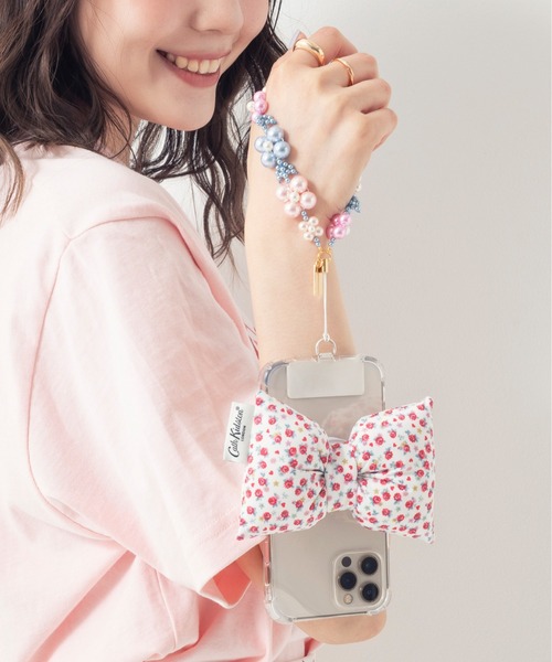 Cath Kidston（キャスキッドソン）の「パフィーリボンフォングリップ Rose Heart Ditsy（スマホグッズ・レディース・レッド・FREE）」の8枚目の写真