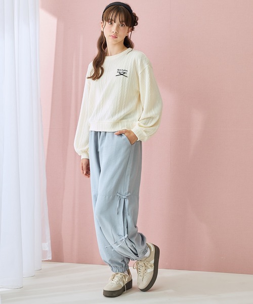 Amourire girl（アムリールガール）の「ニットソーボリューム袖プルオーバー（ニット/セーター・キッズ・ピンク/サックスブルー/グレー/オフホワイト・140cm/160cm/130cm/150cm）」の8枚目の写真