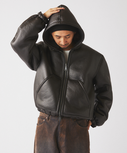 JOURNAL STANDARD relume（ジャーナルスタンダード　レリューム）の「フェイクムートン リバーシブル フーディ ブルゾン（その他アウター・メンズ・ブラウン/ブラック・MEDIUM/LARGE）」の6枚目の写真