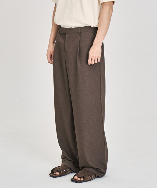 PRAIRIE(KR)（プレーリー）の「エアフロー ルーズフィット スラックス (ブラウン)（スラックス・メンズ・ブラウン・SMALL/MEDIUM/LARGE）」の4枚目の写真