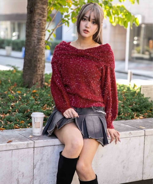 GORGE(ゴージ)の「《ふわシャギー×ラメ混》ワイドネックリボンニットトップス 冬◎(ニット/セーター・レディース・アイボリー/ボルドー/チャコール・F)」の4枚目の写真