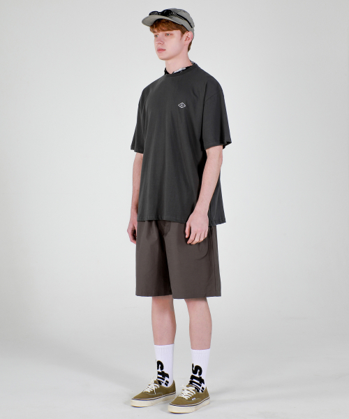 ESN(イーエスエヌ)の「ナイロンワンタックワイドショーツチャコール(その他パンツ・メンズ・その他・LARGE/MEDIUM)」の3枚目の写真