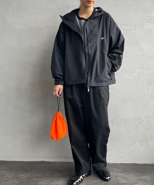 DANTON（ダントン）の「[DANTON/ダントン] ショート丈 フード付きナイロンジャケット（その他アウター・レディース・グレイッシュベージュ/ブラック・M/S）」の3枚目の写真