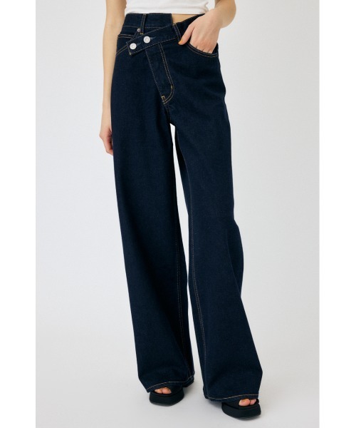 MOUSSY（マウジー）の「CROSS WAIST WIDE STRAIGHT / クロスウエストワイドストレート（デニムパンツ・レディース・ダークブルー/ブラック/ライトブルー/ブルー・0/1/2）」の3枚目の写真