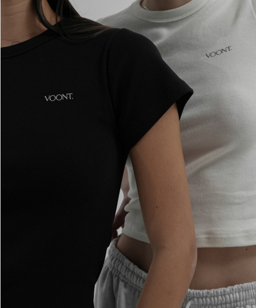 VOONT（ブント）の「VT Logo Tee (BLACK)（Tシャツ/カットソー・レディース・ブラック・SMALL/MEDIUM）」の8枚目の写真
