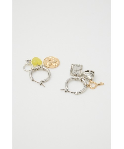 SLY（スライ）の「HOOP CHARM P/EARRING フープ チャーム ピアス（ピアス（両耳用）・レディース・シルバー/ゴールド・FREE）」の5枚目の写真